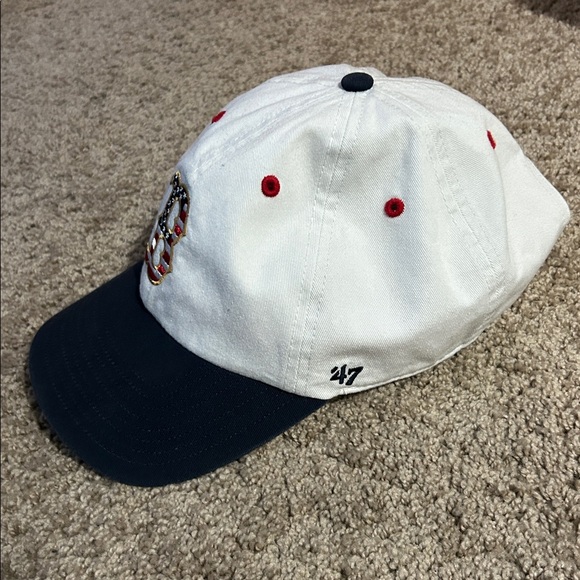 Boston 47’ American Style Hat - Picture 2 of 4